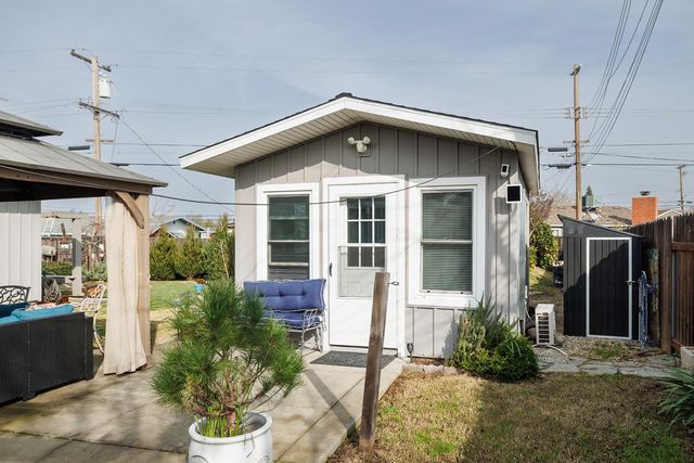 1178 Brookside Ln, Lincoln, CA 95648
