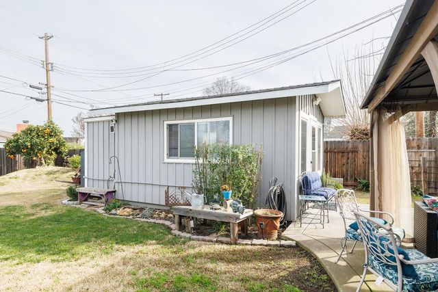 1178 Brookside Ln, Lincoln, CA 95648