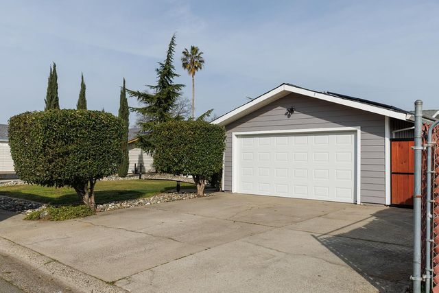 1178 Brookside Ln, Lincoln, CA 95648
