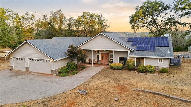 19372 Buck Ridge Rd, Grass Valley, CA 95949