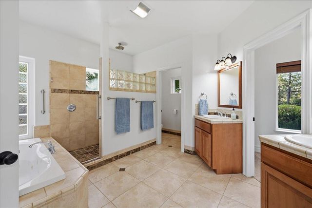 19372 Buck Ridge Rd, Grass Valley, CA 95949