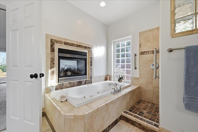 19372 Buck Ridge Rd, Grass Valley, CA 95949