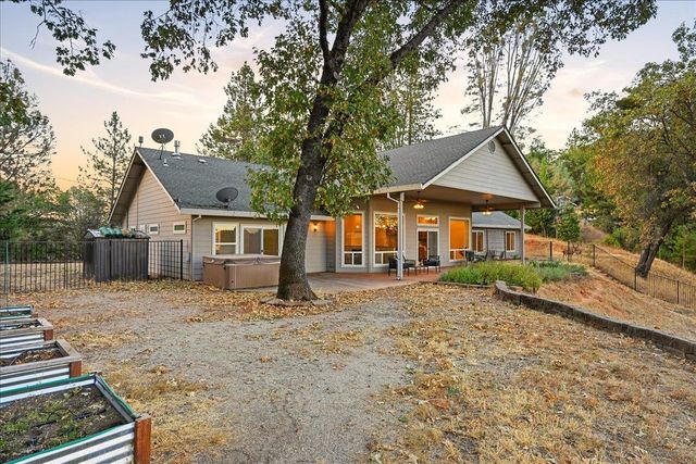 19372 Buck Ridge Rd, Grass Valley, CA 95949