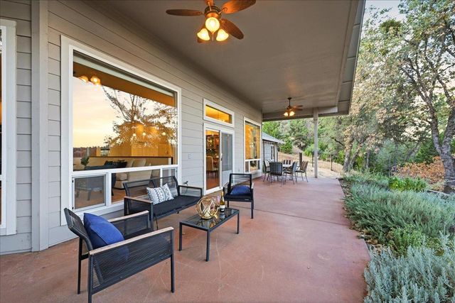 19372 Buck Ridge Rd, Grass Valley, CA 95949