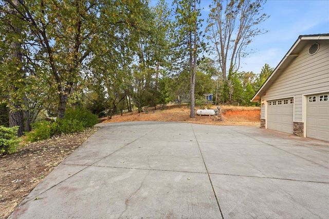 19372 Buck Ridge Rd, Grass Valley, CA 95949