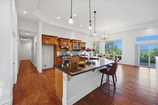 19372 Buck Ridge Rd, Grass Valley, CA 95949