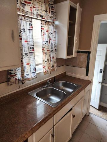 20529 Irvington Street, Detroit City, MI 48203