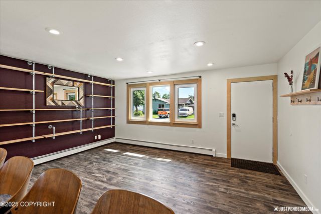 3135 E 17th Avenue, Anchorage, AK 99508