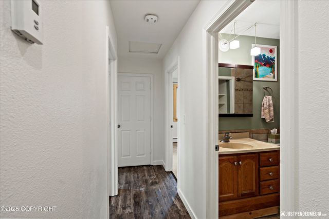 3135 E 17th Avenue, Anchorage, AK 99508