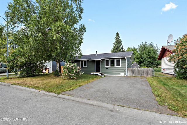 3135 E 17th Avenue, Anchorage, AK 99508