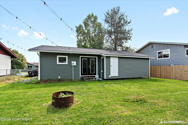 3135 E 17th Avenue, Anchorage, AK 99508