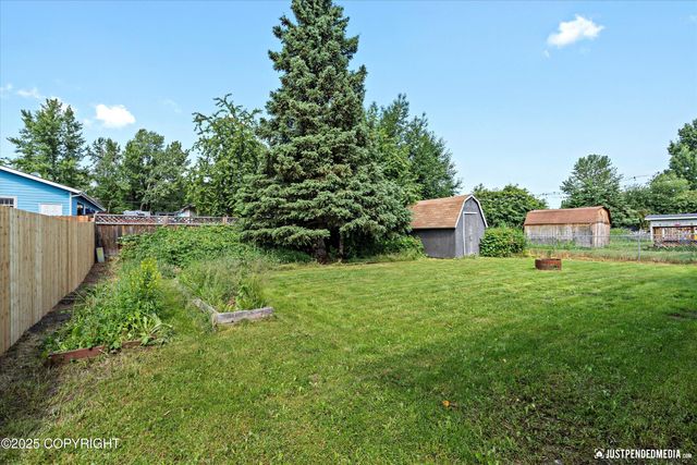 3135 E 17th Avenue, Anchorage, AK 99508
