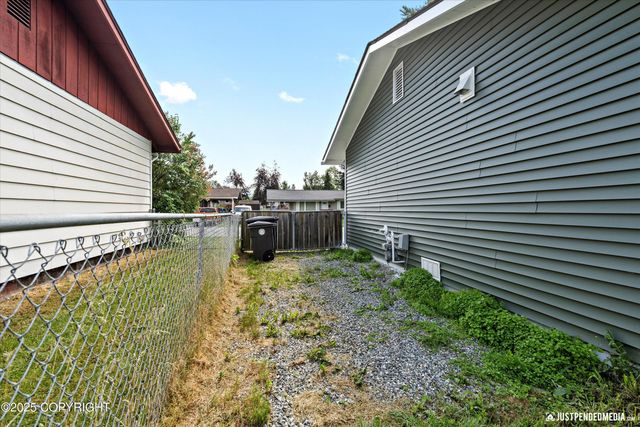 3135 E 17th Avenue, Anchorage, AK 99508
