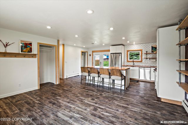 3135 E 17th Avenue, Anchorage, AK 99508