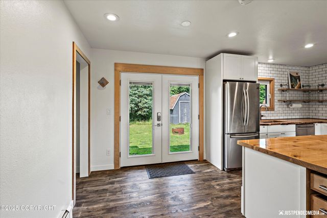 3135 E 17th Avenue, Anchorage, AK 99508