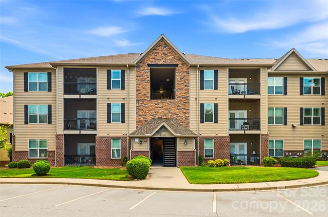142 Brickton Village Circle 202, Fletcher, NC 28732