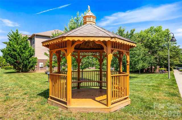 142 Brickton Village Circle 202, Fletcher, NC 28732