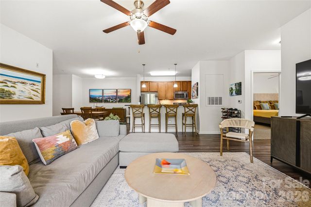 142 Brickton Village Circle 202, Fletcher, NC 28732