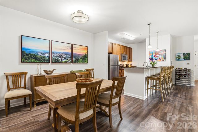 142 Brickton Village Circle 202, Fletcher, NC 28732