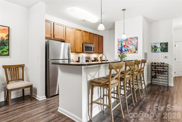 142 Brickton Village Circle 202, Fletcher, NC 28732