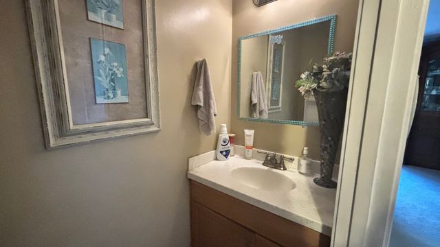 74 Elm St A, Framingham, MA 01701