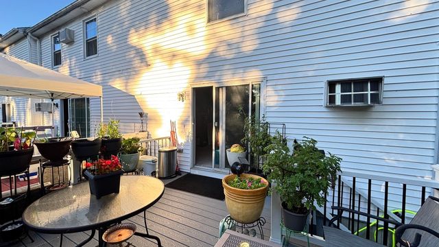 74 Elm St A, Framingham, MA 01701