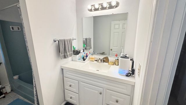 74 Elm St A, Framingham, MA 01701