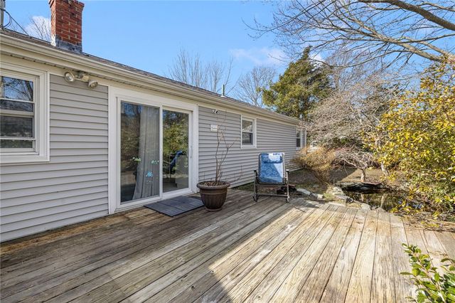 9 Spruce Avenue, Middletown, RI 02842