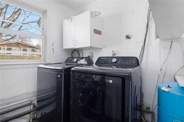 9 Spruce Avenue, Middletown, RI 02842