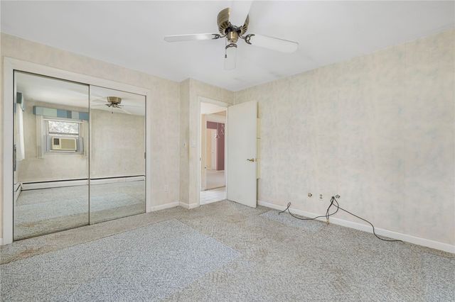 9 Spruce Avenue, Middletown, RI 02842