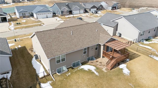 5913 Rock Ridge Drive, Marion, IA 52302
