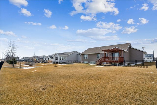5913 Rock Ridge Drive, Marion, IA 52302