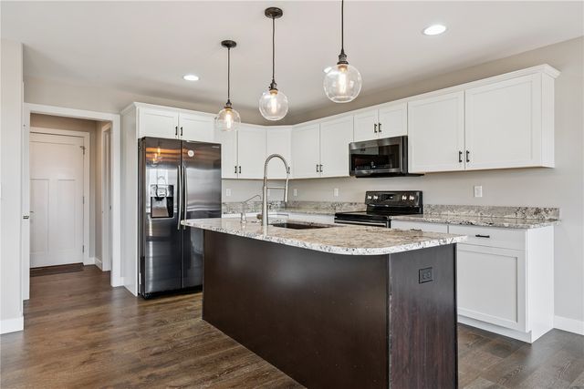 5913 Rock Ridge Drive, Marion, IA 52302