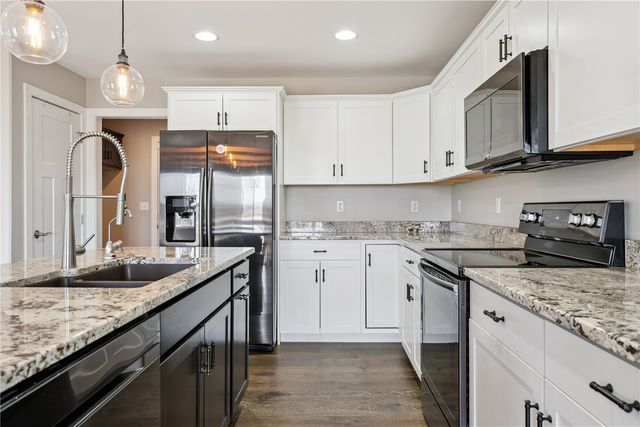 5913 Rock Ridge Drive, Marion, IA 52302