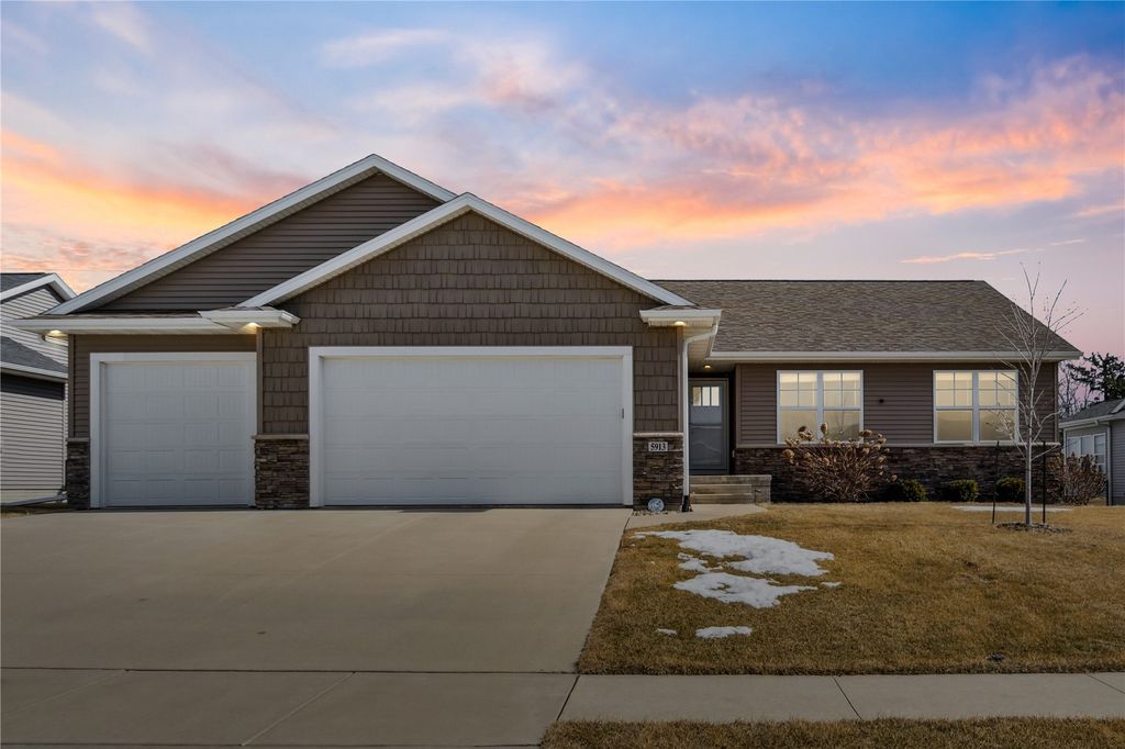 5913 Rock Ridge Drive, Marion, IA 52302