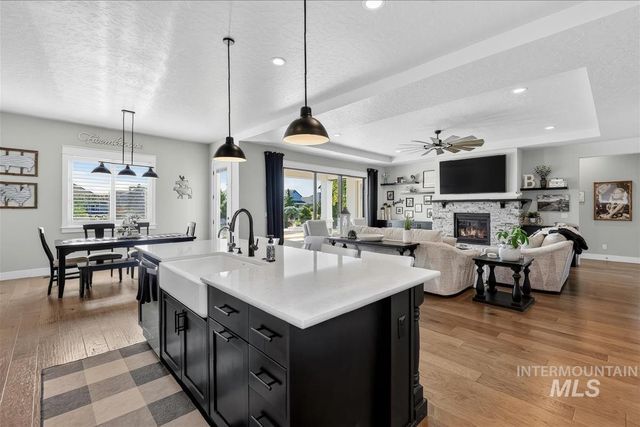 1338 N Sarajevo Ave, Eagle, ID 83616