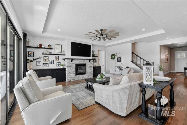 1338 N Sarajevo Ave, Eagle, ID 83616