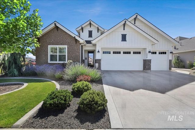 1338 N Sarajevo Ave, Eagle, ID 83616