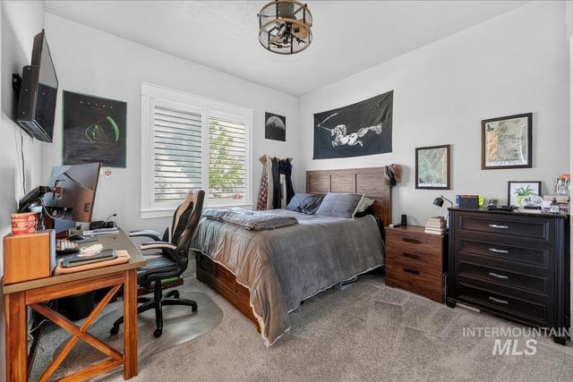 1338 N Sarajevo Ave, Eagle, ID 83616