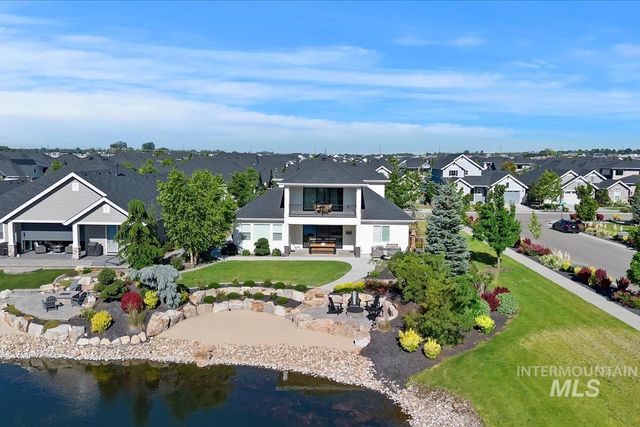 1338 N Sarajevo Ave, Eagle, ID 83616