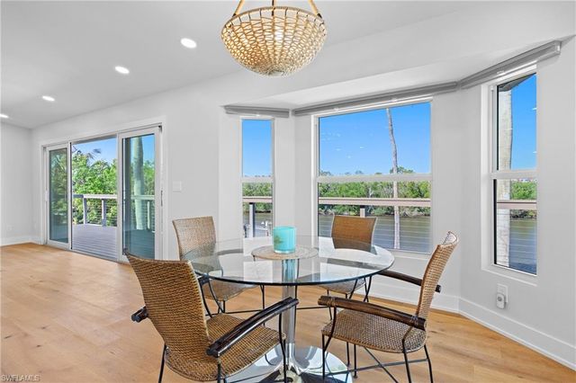 1836 Harbor LN, Naples, FL 34104