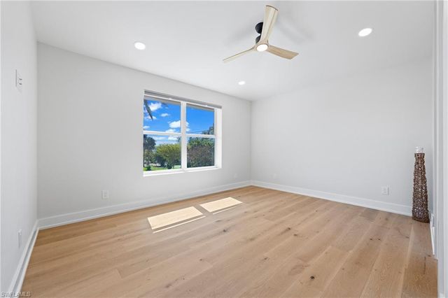 1836 Harbor LN, Naples, FL 34104