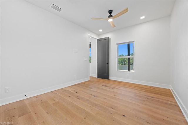 1836 Harbor LN, Naples, FL 34104