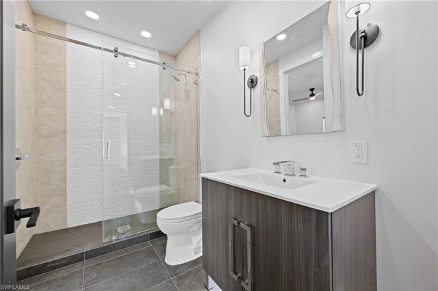 1836 Harbor LN, Naples, FL 34104