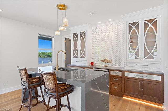 1836 Harbor LN, Naples, FL 34104