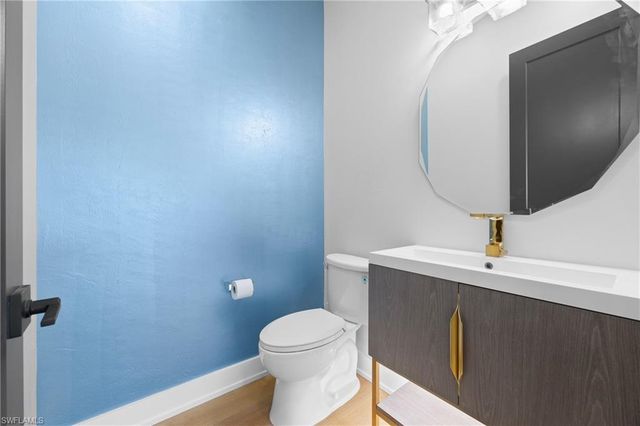 1836 Harbor LN, Naples, FL 34104