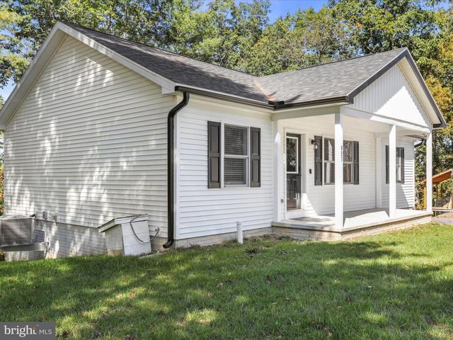 957 LONGVIEW DR, Berkeley Springs, WV 25411