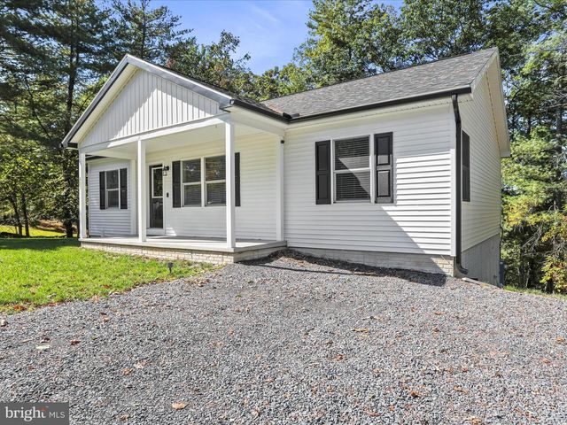 957 LONGVIEW DR, Berkeley Springs, WV 25411