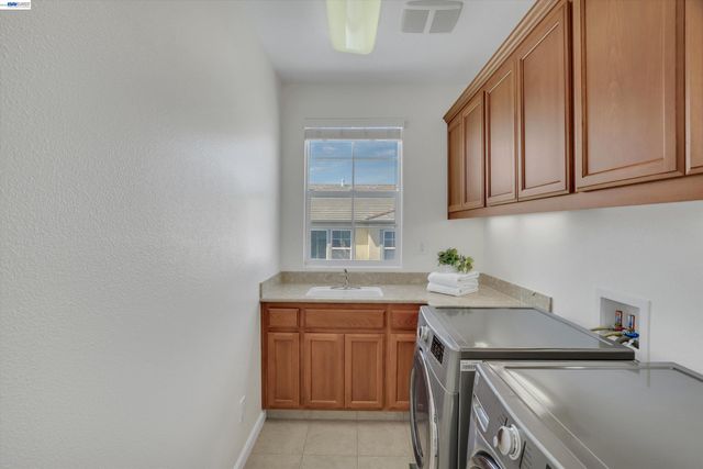 3567 Cinnamon Ridge Rd, San Ramon, CA 94582