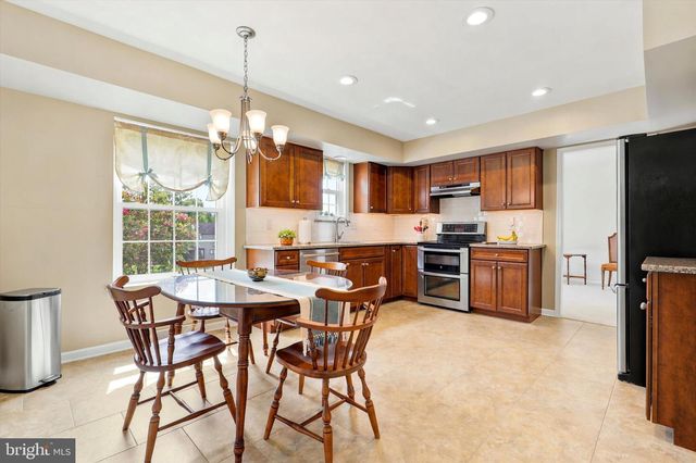 22 WOODSTOCK CIR, Collegeville, PA 19426